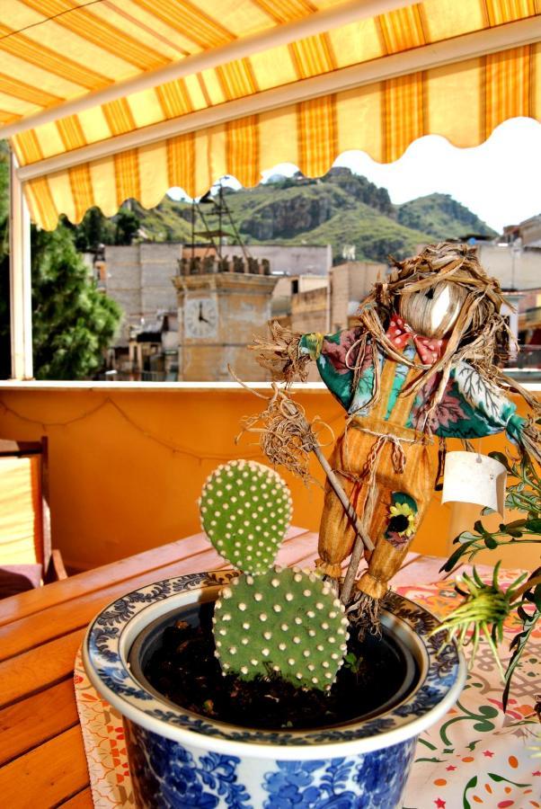 In Piazza Casavacanze Palermo Bagian luar foto