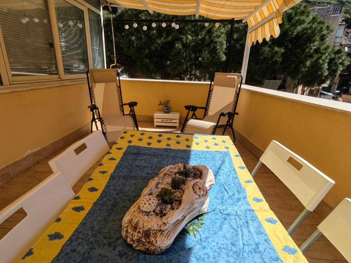 In Piazza Casavacanze Palermo Bagian luar foto