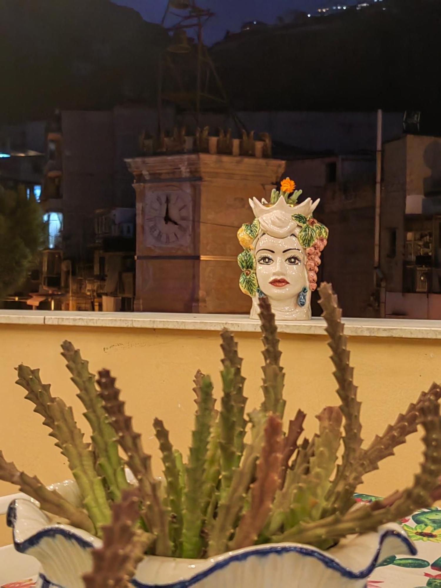 In Piazza Casavacanze Palermo Bagian luar foto